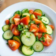 Ensalada de Pepino Tomate y Aguacate Frescura Veraniega
