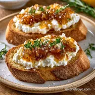 Entrantes Sencillos: Tostas de Cebolla y Queso