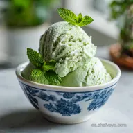 Receta F&aacute;cil y R&aacute;pida de Helado de Menta Refrescante en 20 Minutos