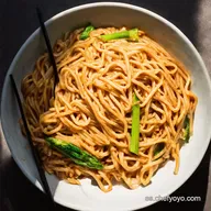 Lo Mein Vegetariano Casero Como de Restaurante Chino