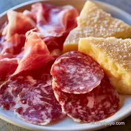 Tabla de Embutidos Toscana: Sabores Italianos